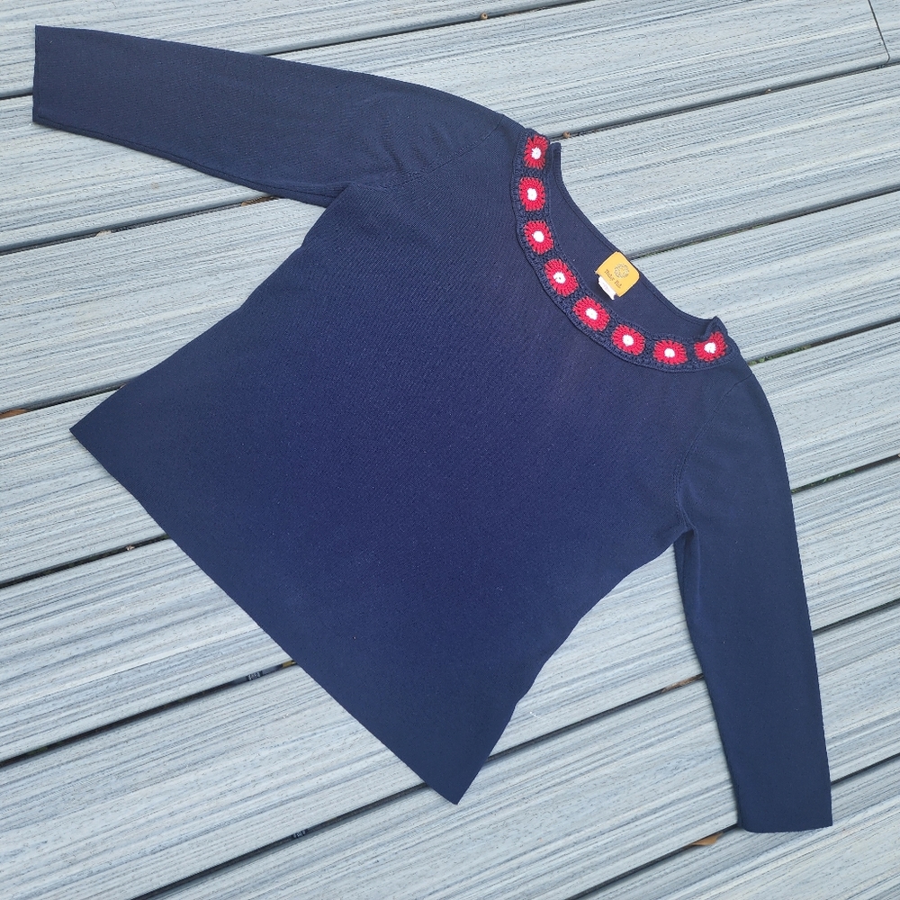 XL FLOWER Navy sweater with red flowers on neck 3/4 sleeves